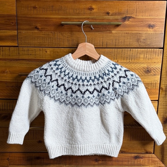Zara Other - Zara Boys Cozy White and Gray Patterned Sweater
